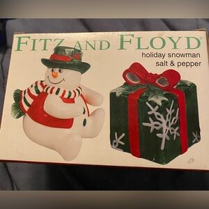 New!  Fitz and Floyd holiday Salt & Pepper Shakers